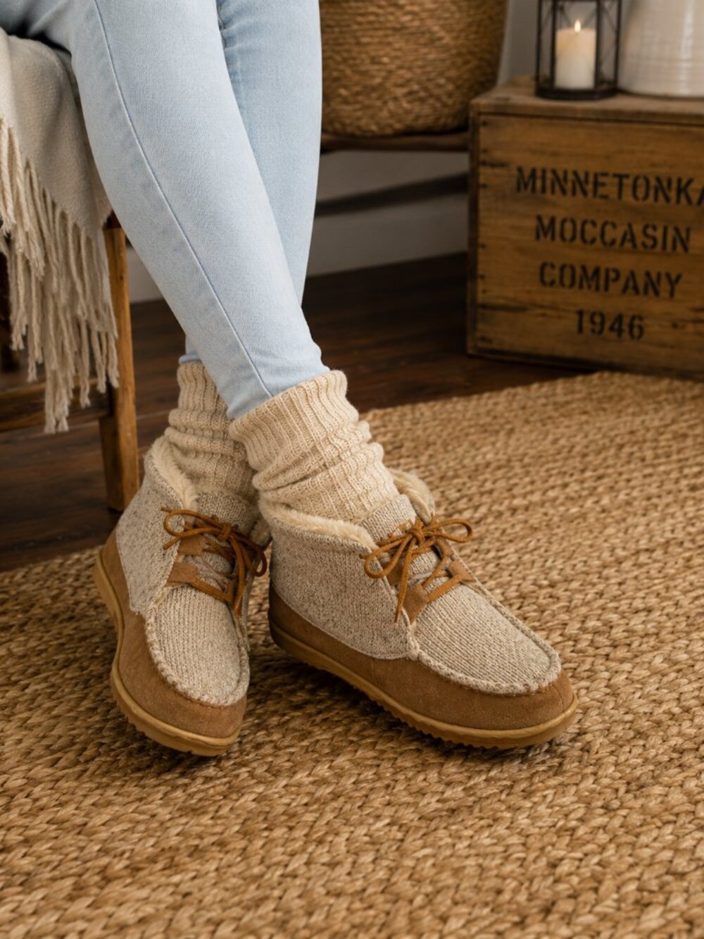 Minnetonka Knit Moc Toe Ankle Boots Faux Fur Lined Women’s Size 6